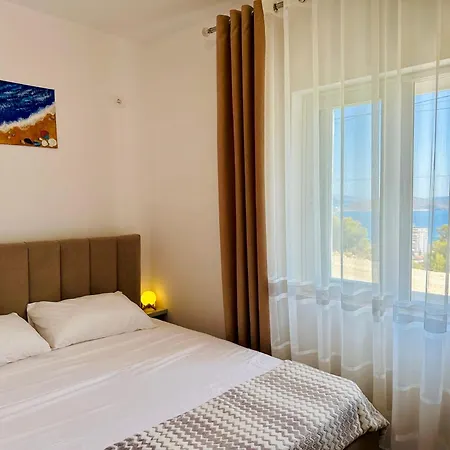 Ad Apartment *